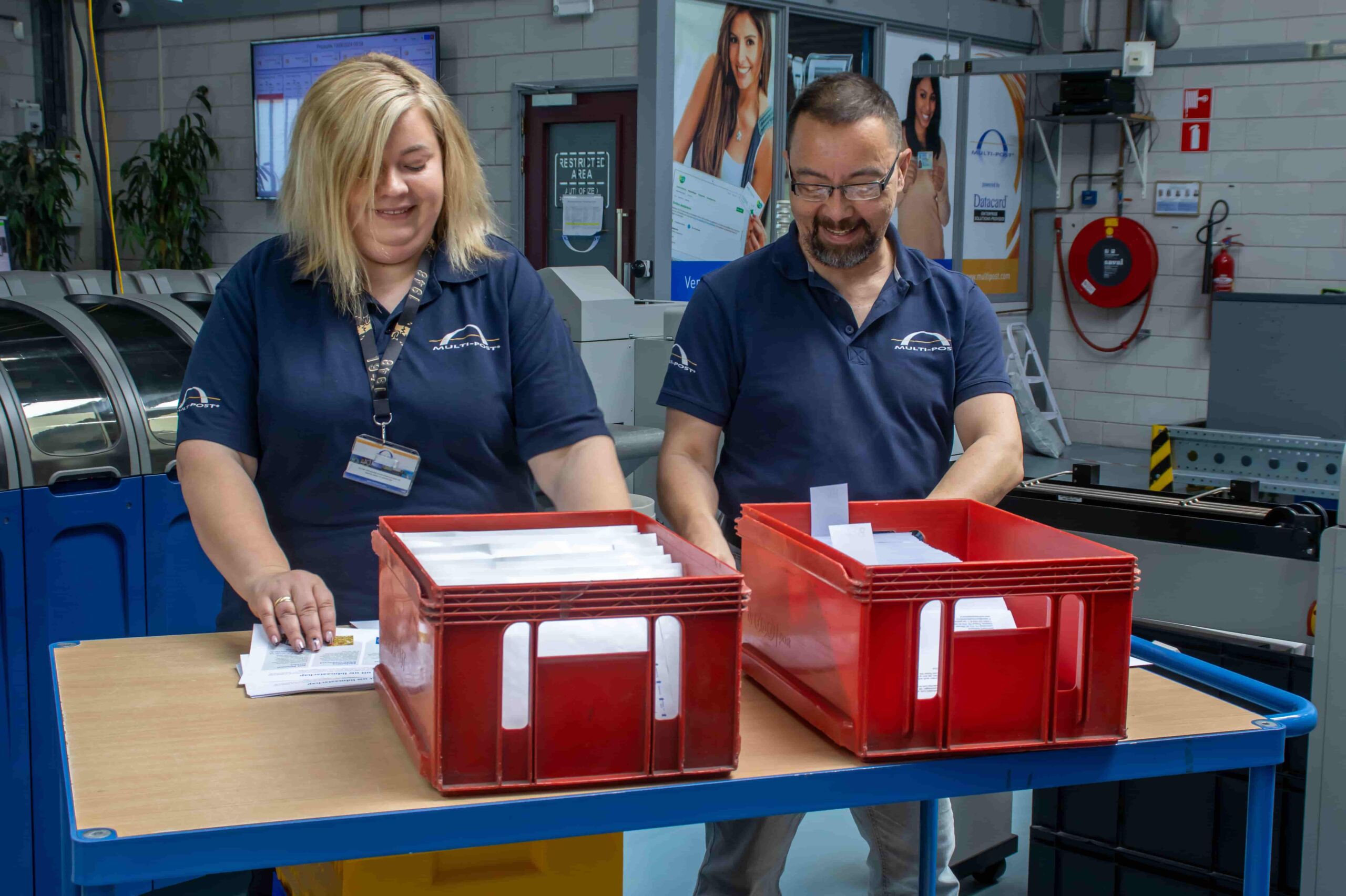 Card mailing voorbereiding met bio kaarten